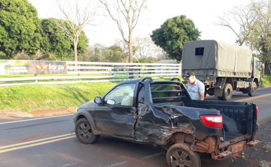 Missal: veículo Militar e Fiat Strada colidiram na PR 497