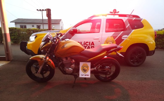 Motociclista menor de idade é abordado pela Polícia Militar com moto irregular em Missal