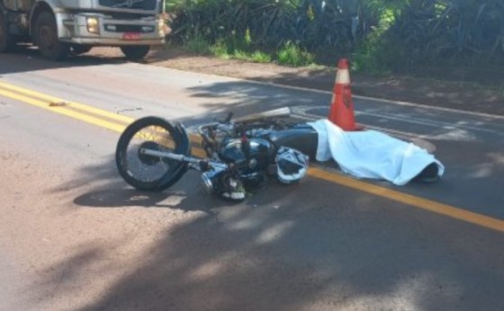 Motociclista morre após ser atropelado por caminhonete na PR-495, entre Missal e Dom Armando