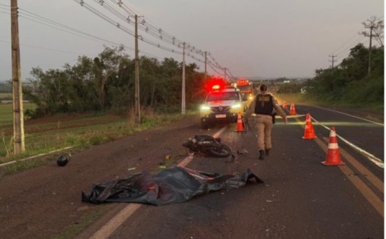 Motociclista morre em colisão frontal com caminhão na PR-488, em Santa Helena
