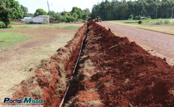 Município resolve problema de falta d’água em Vila Celeste e já parte para novas localidades