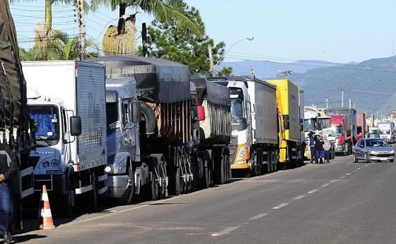 Nova greve de caminhoneiros está marcada para esta quarta-feira (19)