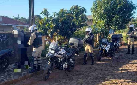 Operação de trânsito autua 32 motoristas e termina com prisão em Matelândia