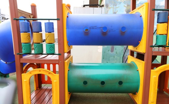Parque Infantil do Centro de Missal foi vandalizado com frases racistas, homofóbicas e xenofóbicas