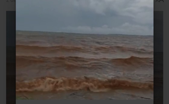 Pescadores ficam à deriva e são resgatados após embarcação naufragar em Itaipulândia