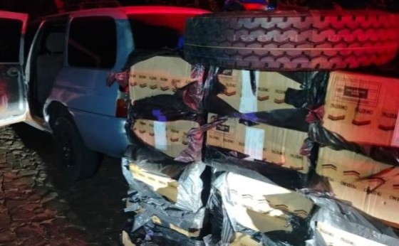 Polícia Militar apreende 15 caixas de cigarros e um veículo Ford Scort em Itaipulândia
