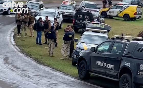 Policial civil é preso com viatura falsificada e carregada de drogas após perseguição na BR-277