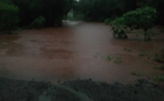 Ponte sobre o Rio Branco interdita acesso a Linha Glória no Município de Missal