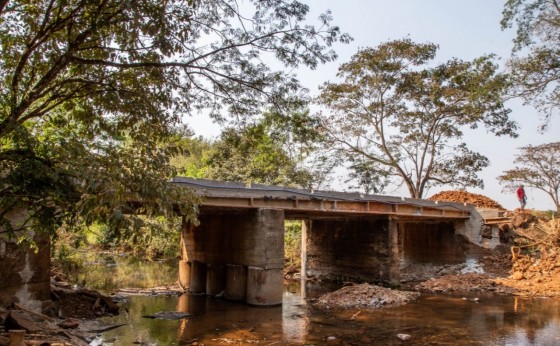 Ponte sobre o Rio Feijão Verde está liberada