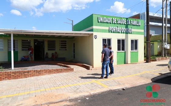 Prefeito e vice de Missal acompanham obras que estão em andamento no município