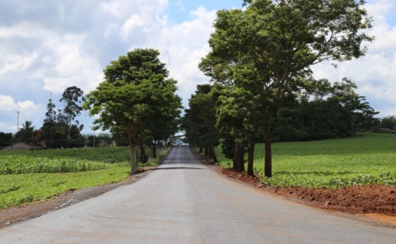 Primeiro trecho de pavimentação asfáltica e recomposição da base na estrada para Prainha