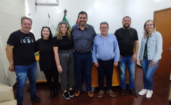 Representantes da Secretaria de Desenvolvimento Social e Família do Paraná realizam visita técnica