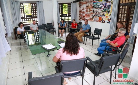 Representantes do Núcleo de Educação prestam esclarecimentos sobre o Transporte escolar em Missal