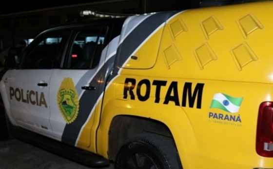 ROTAM flagra casal de adultos e adolescente indo para motel e apreende cocaína em São Miguel