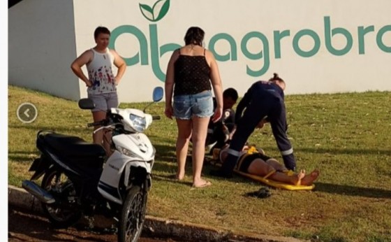 SAMU é acionado para socorrer motociclista envolvida em acidente de trânsito em Missal