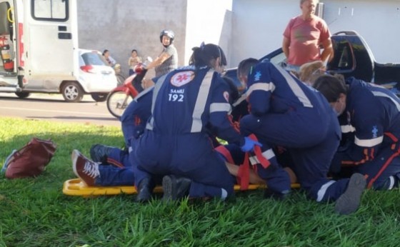 SAMU socorre mulher caída em via pública de Santa Helena; servidores do CAPs prestaram socorro