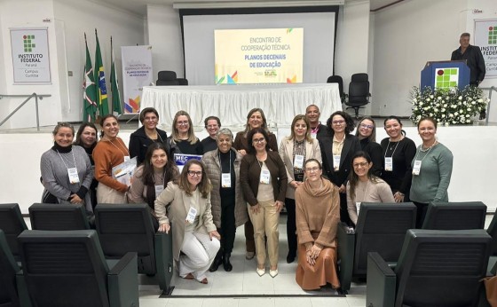 Secretaria de Missal participa de Encontro Estadual sobre os Planos decenais de Educação