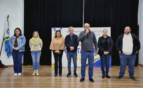 Secretaria homenageia Alunos Destaque, Aluno Superação e Turma Destaque na Escola João Lorini