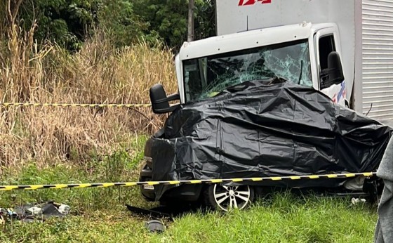 Serranópolis: Pai e filho morrem em grave acidente envolvendo carro e caminhão