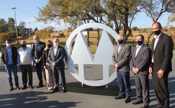 Sicredi Vanguarda apresenta monumento alusivo ao lançamento da obra da nova sede administrativa