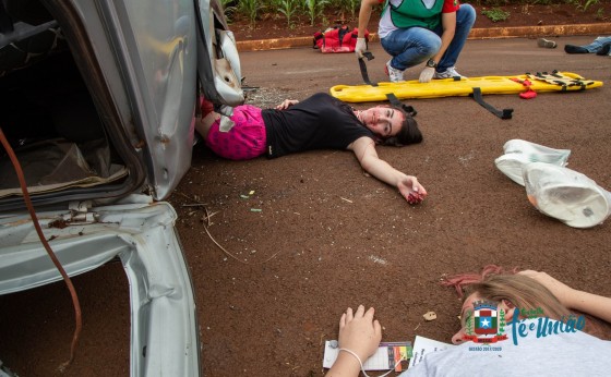 Simulação de acidente com carro e micro-ônibus marca o encerramento do treinamento do Samu em Missal