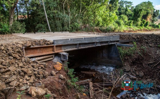 Sucatas de Postes de Energia Elétrica são usadas para construção de pontes em Missal