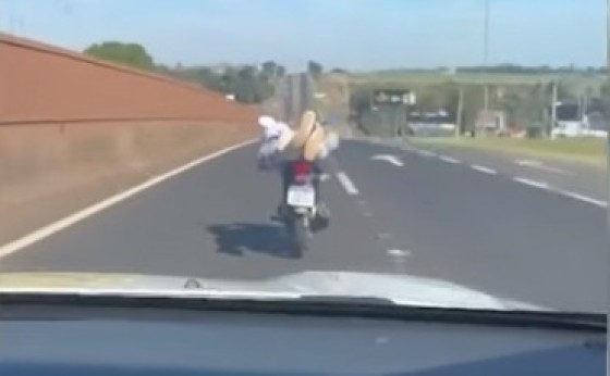 Super-Herói em apuros: Motociclista é detido pela PM após manobras perigosas na BR 277