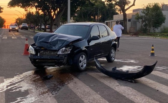 Veículos se envolvem em acidente em Santa Helena