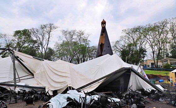 Ventos de 60 km/h danificam estruturas no Monumento Nossa Senhora Aparecida