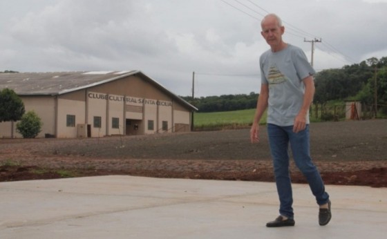 Vereador Elmo Pauli, vistoria obras das futuras instalações de academias ao ar livre